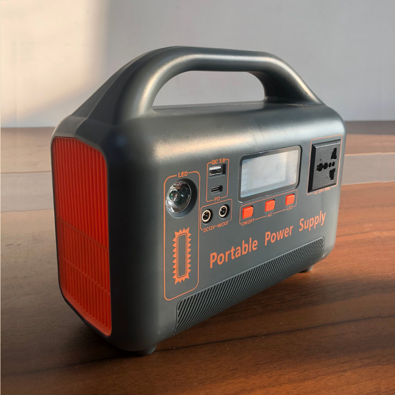 Stazione di alimentazione port - Solar Emergency Charger recensione e prezzo