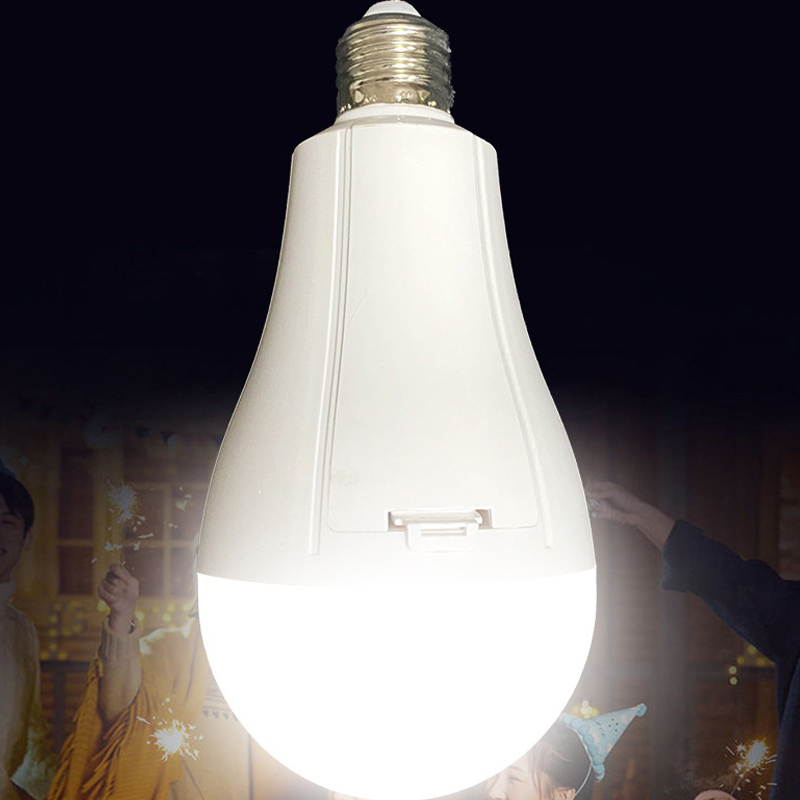 Lampadina LED di Emergenza Ric - Solar Emergency Charger recensione e prezzo